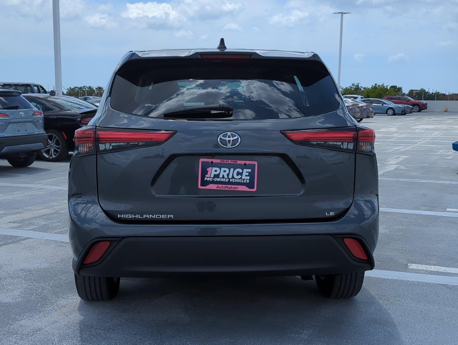 2022 Toyota Highlander Vehicle Photo in Ft. Myers, FL 33907