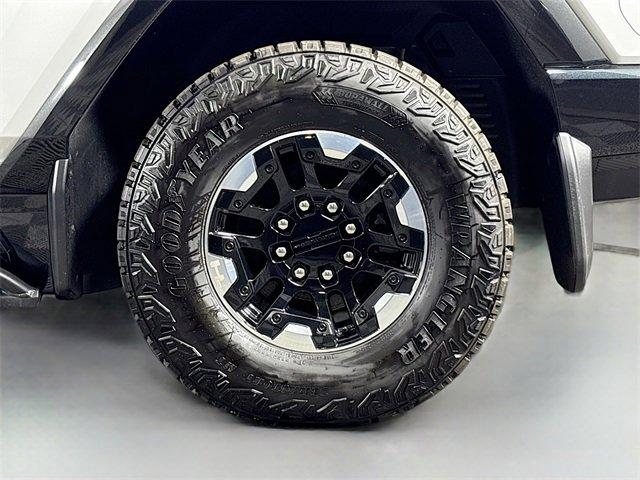 2024 GMC HUMMER EV Pickup Vehicle Photo in PUYALLUP, WA 98371-4149