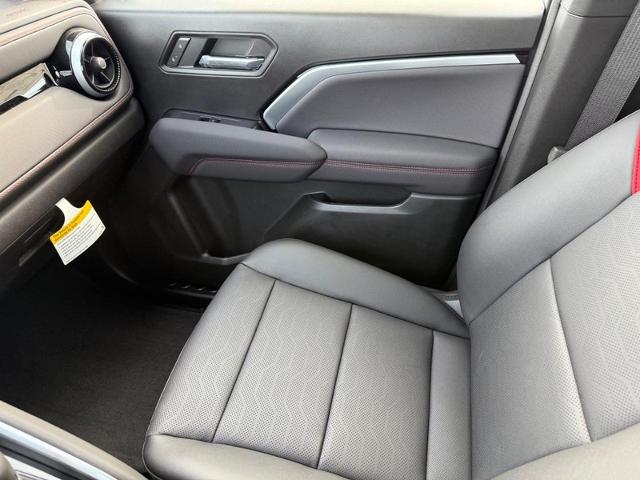 2025 Chevrolet Colorado Vehicle Photo in COLUMBIA, MO 65203-3903