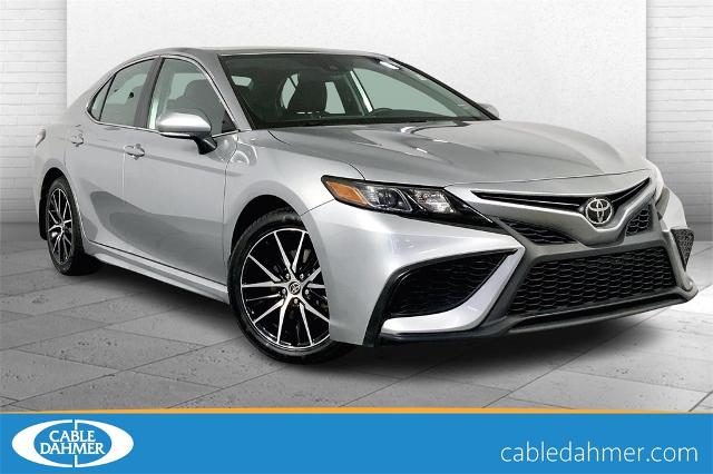 2022 Toyota Camry Vehicle Photo in Lees Summit, MO 64086