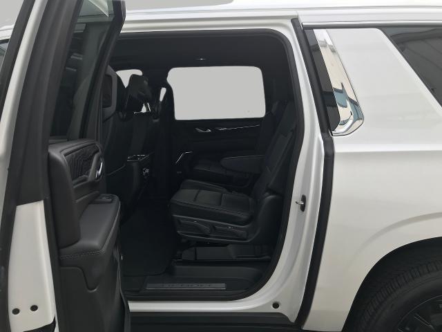2024 GMC Yukon XL Vehicle Photo in GREEN BAY, WI 54303-3330