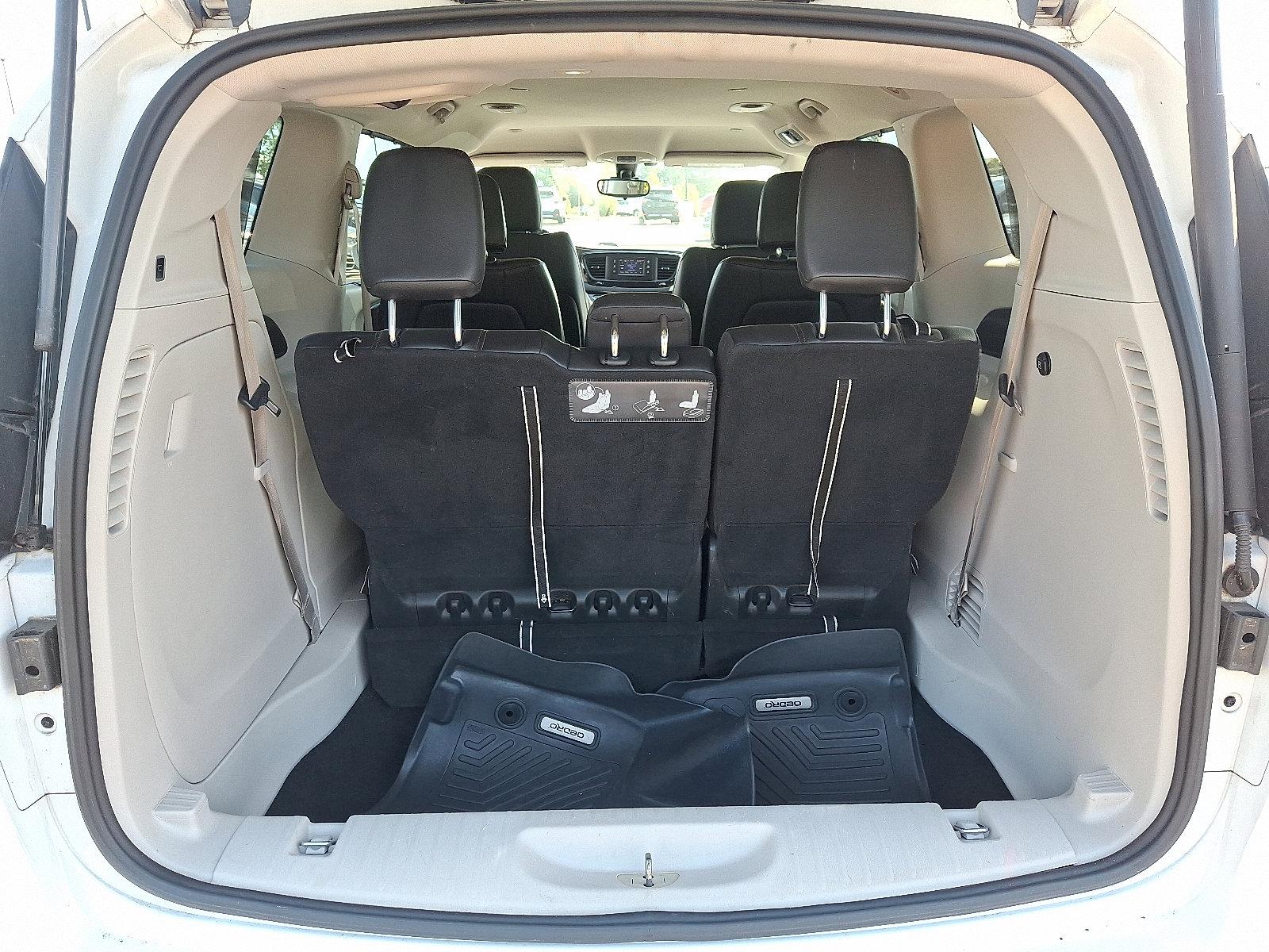 2017 Chrysler Pacifica Vehicle Photo in Easton, PA 18045