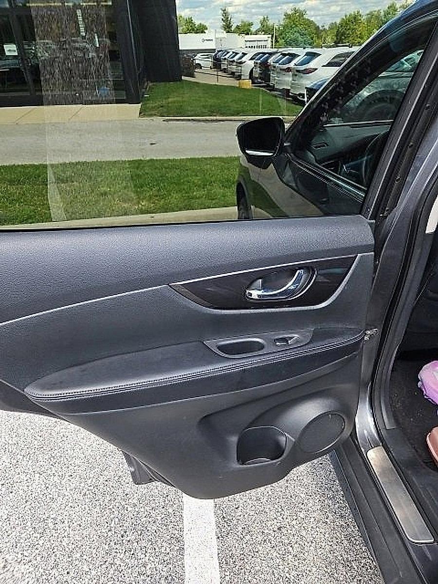 2018 Nissan Rogue Vehicle Photo in Trevose, PA 19053