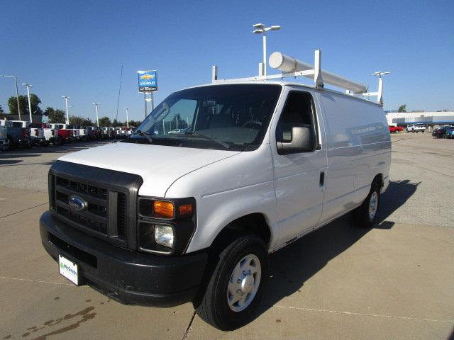 2008 Ford Econoline Cargo Van Vehicle Photo in Cedar Rapids, IA 52402