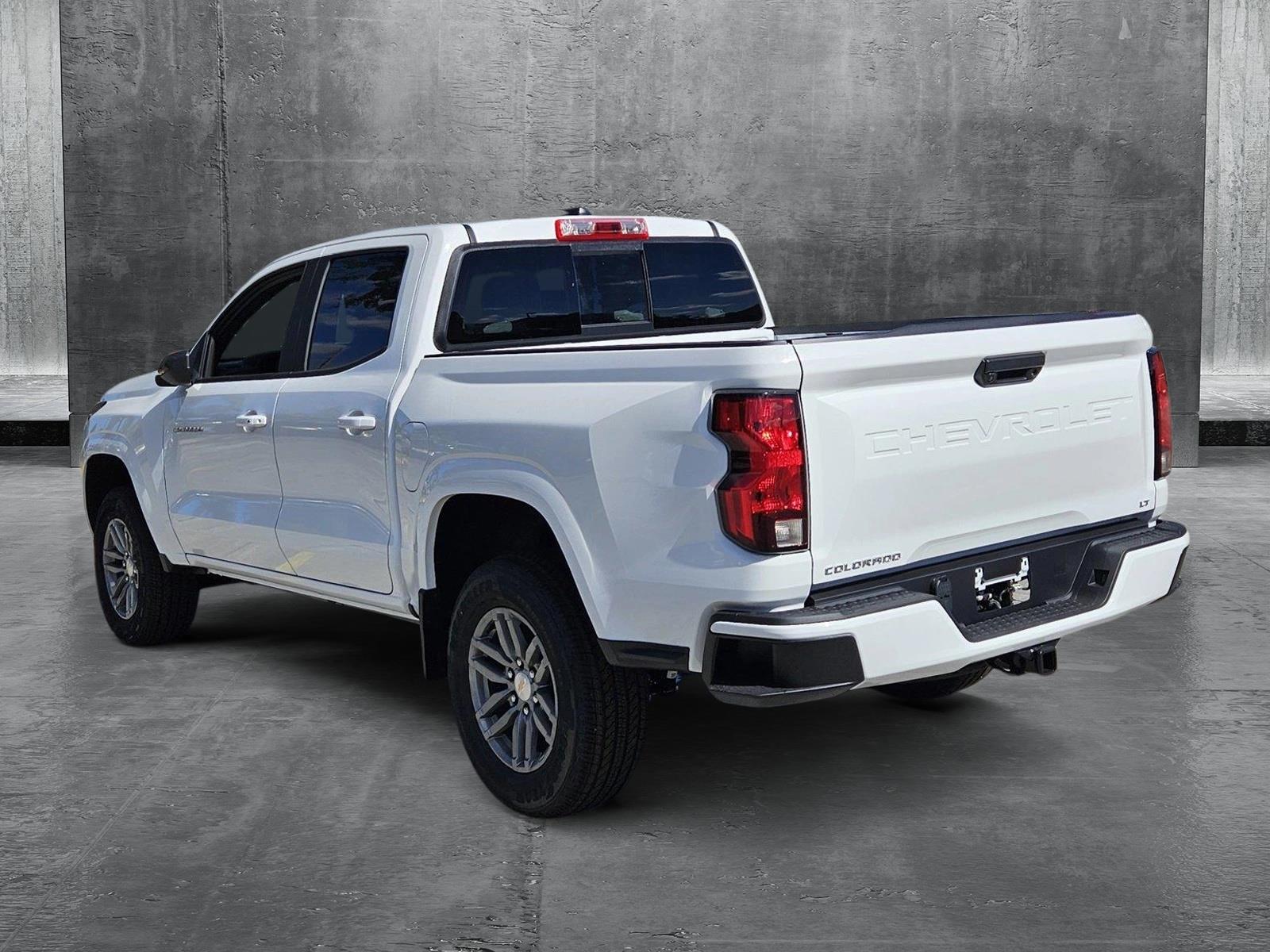 2024 Chevrolet Colorado Vehicle Photo in PEMBROKE PINES, FL 33024-6534