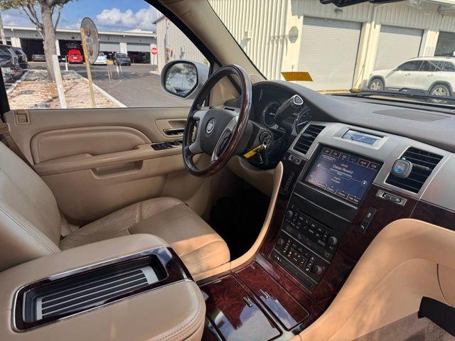 2013 Cadillac Escalade ESV Vehicle Photo in DELRAY BEACH, FL 33483-3294