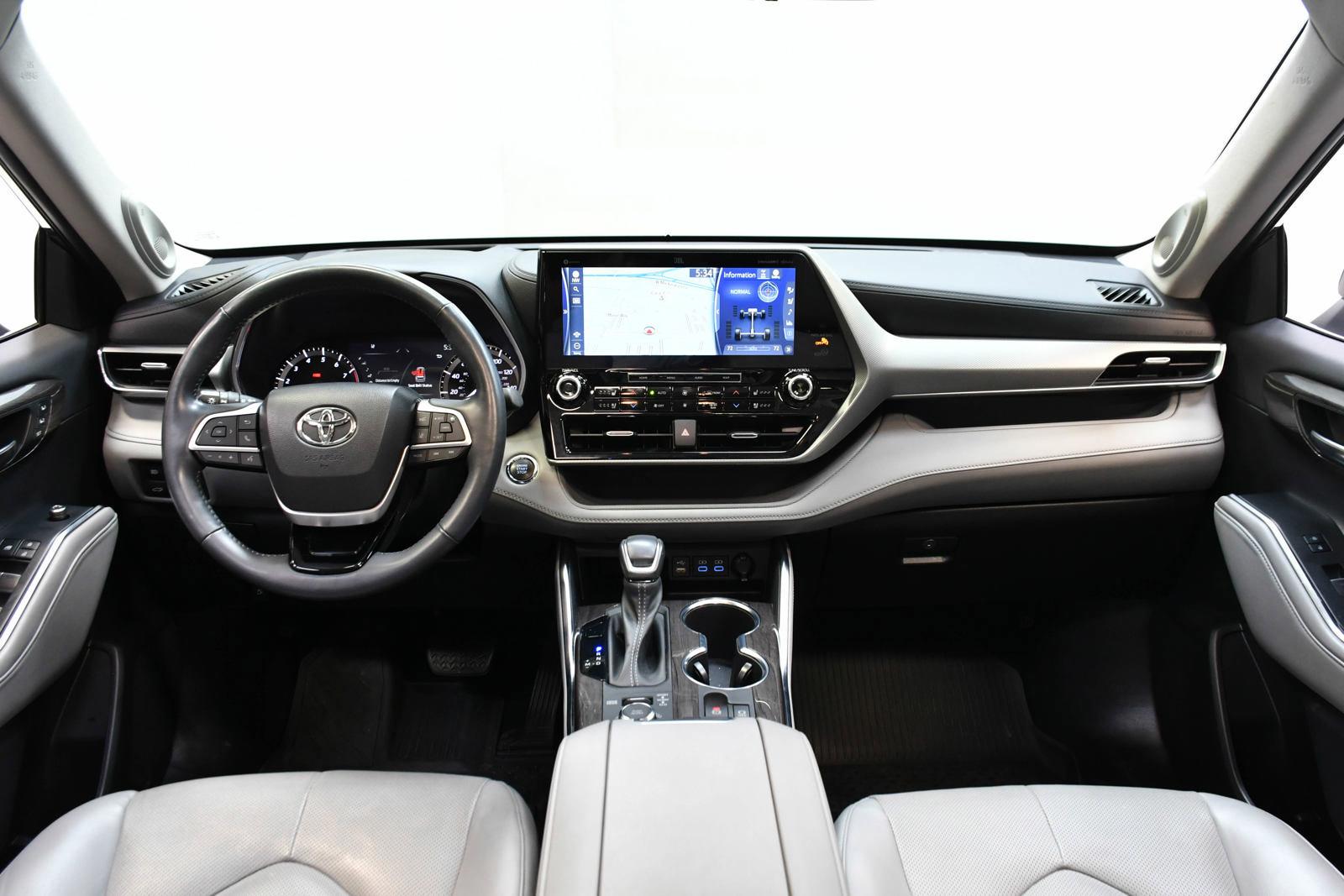 2022 Toyota Highlander Vehicle Photo in DALLAS, TX 75235