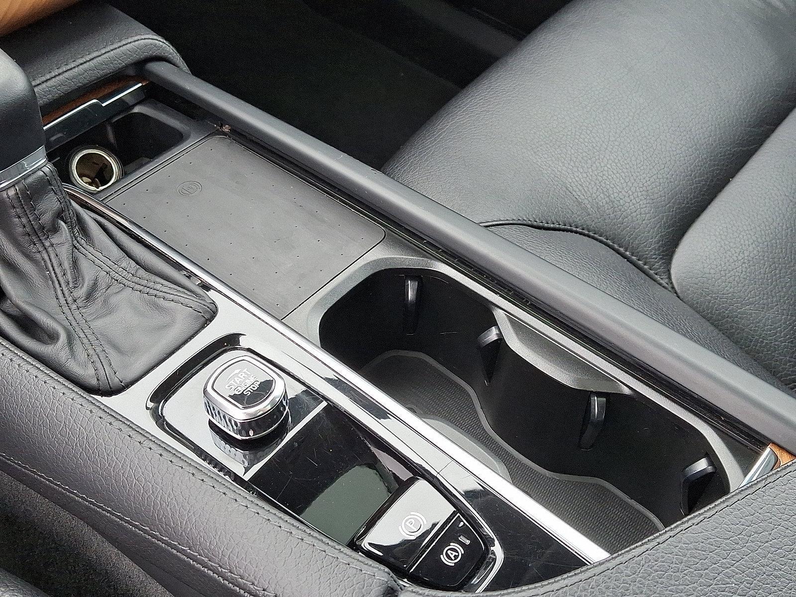 2022 Volvo XC90 Vehicle Photo in Trevose, PA 19053