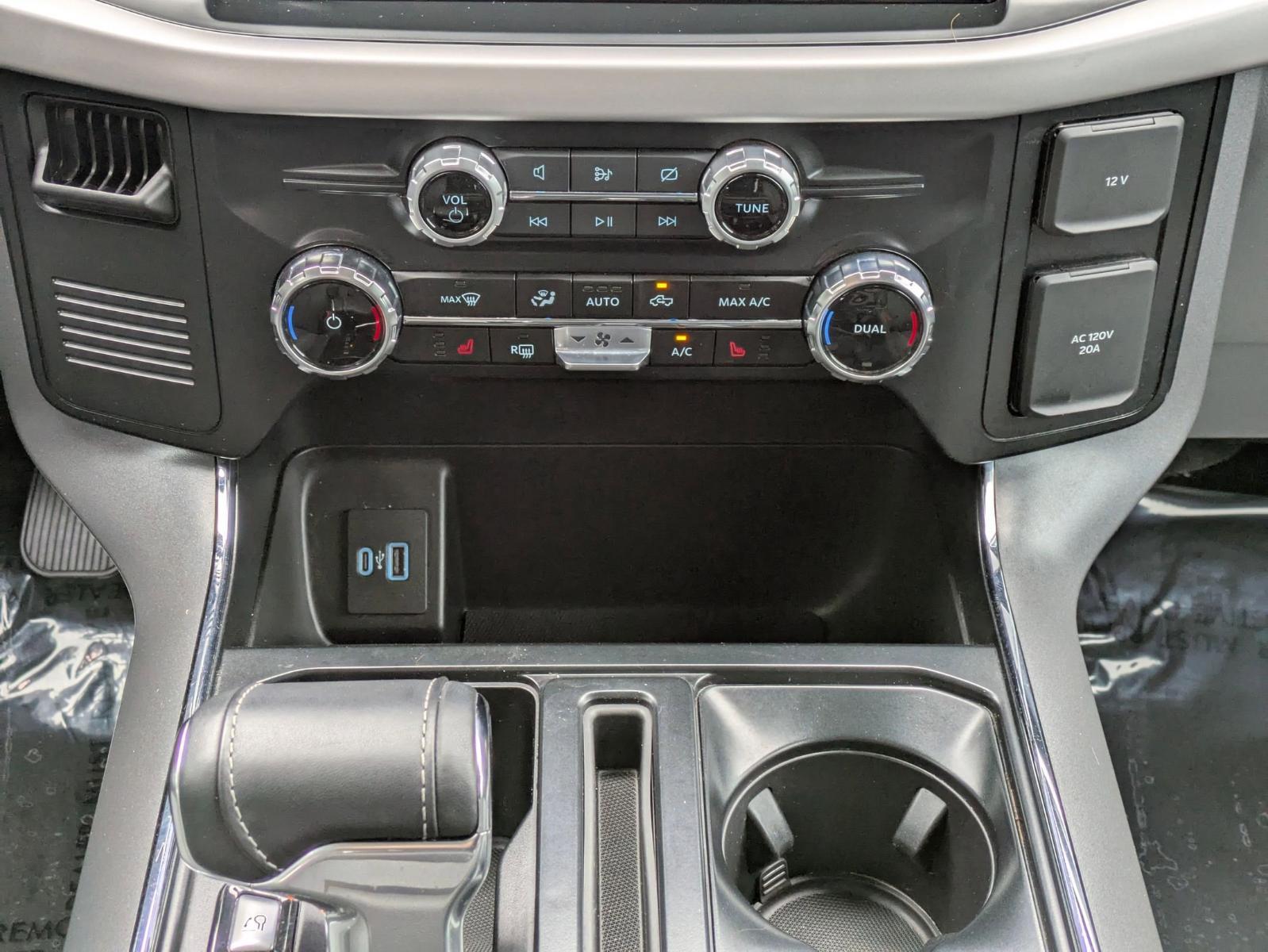 2023 Ford F-150 Lightning Vehicle Photo in SELMA, TX 78154-1460