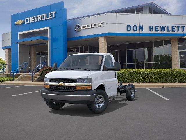 2025 Chevrolet Express Cutaway 3500 Vehicle Photo in GEORGETOWN, TX 78626-7508