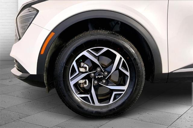 2024 Kia Sportage Vehicle Photo in Lees Summit, MO 64086