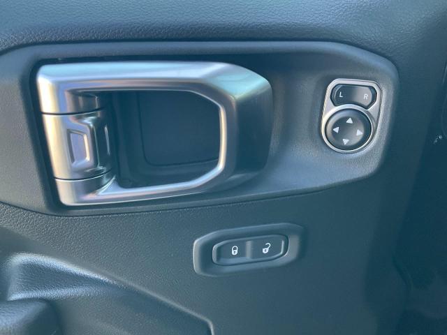 2025 Jeep Wrangler Vehicle Photo in Kaukauna, WI 54130