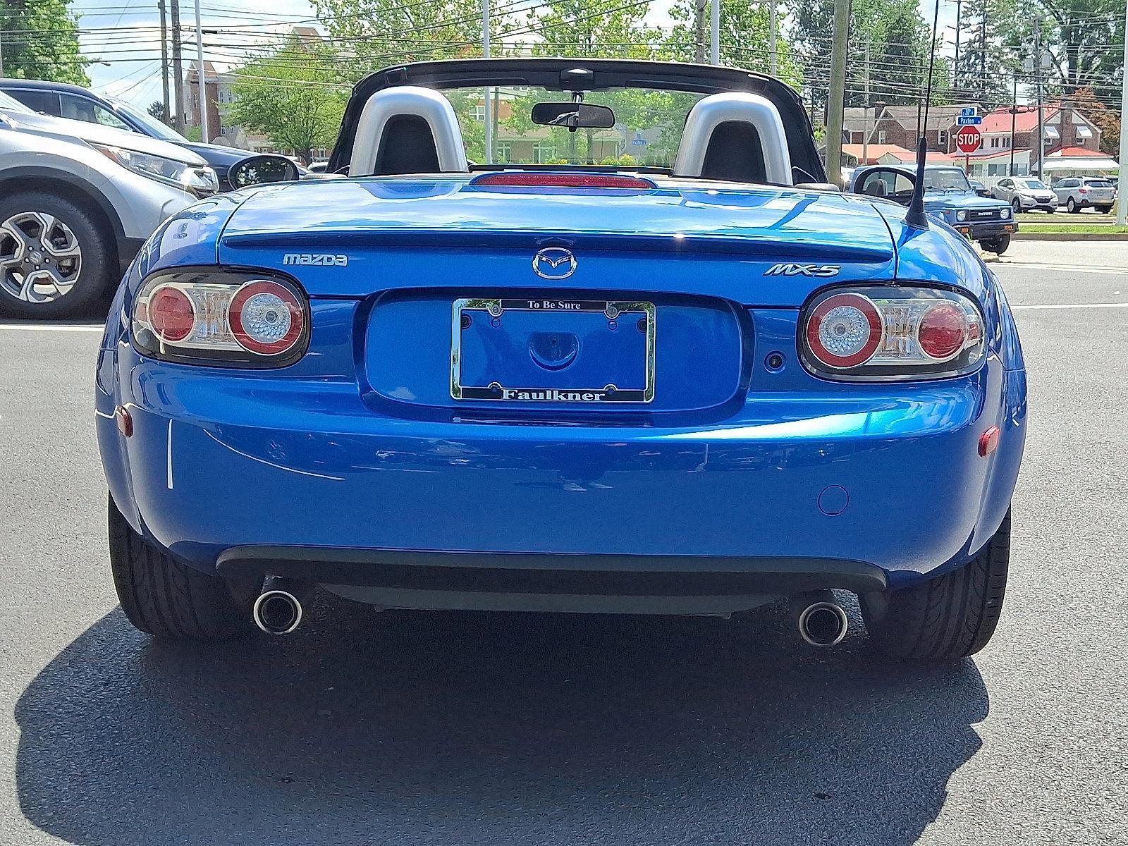 2006 Mazda MX-5 Miata Vehicle Photo in Harrisburg, PA 17111