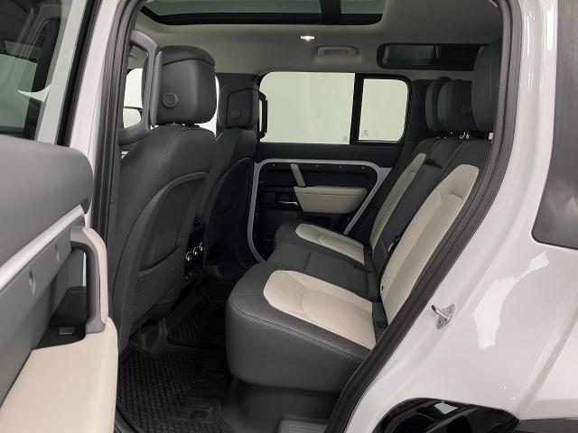 2024 Defender Vehicle Photo in Appleton, WI 54913