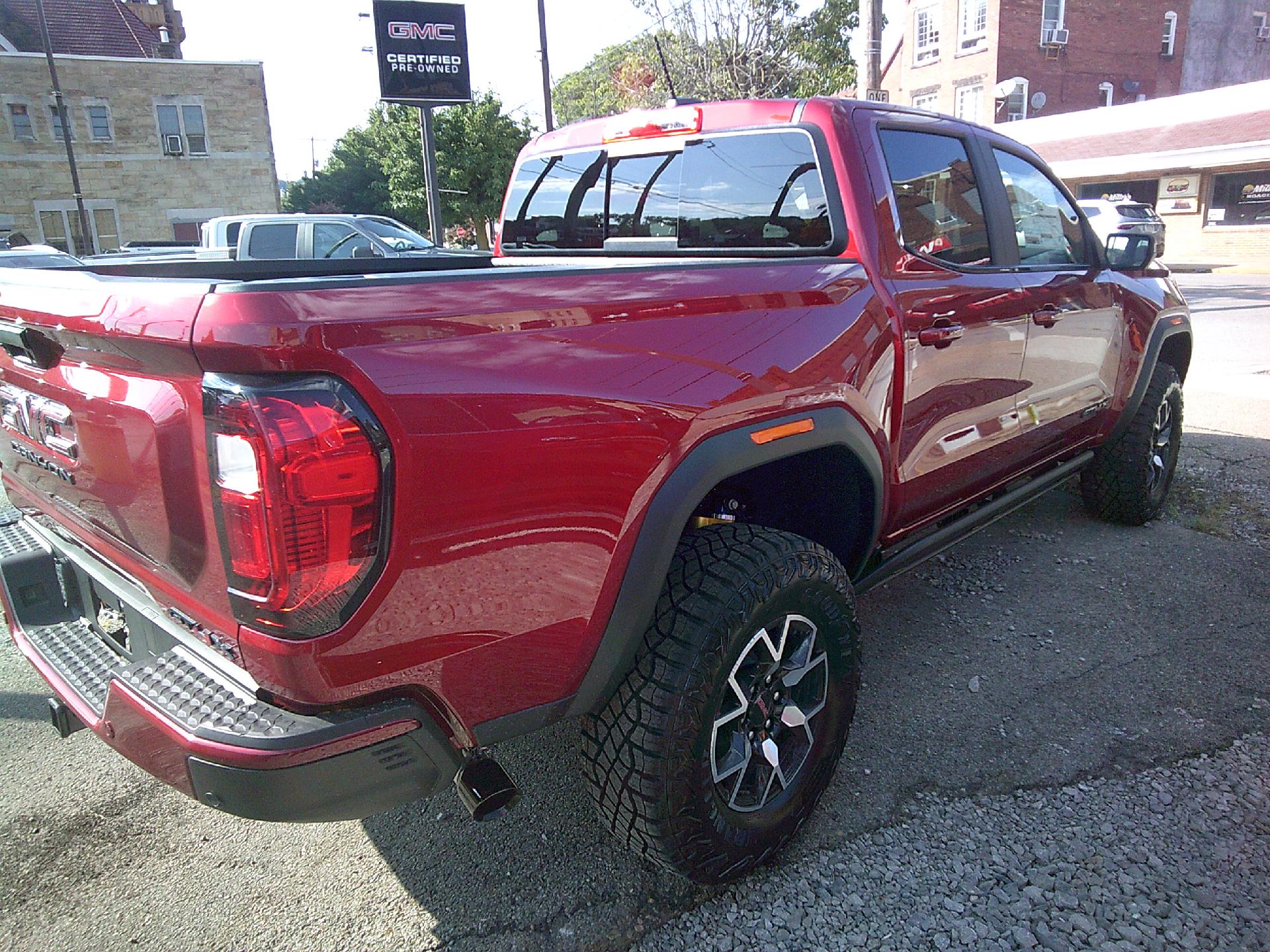 2024 GMC Canyon Vehicle Photo in KITTANNING, PA 16201-1536