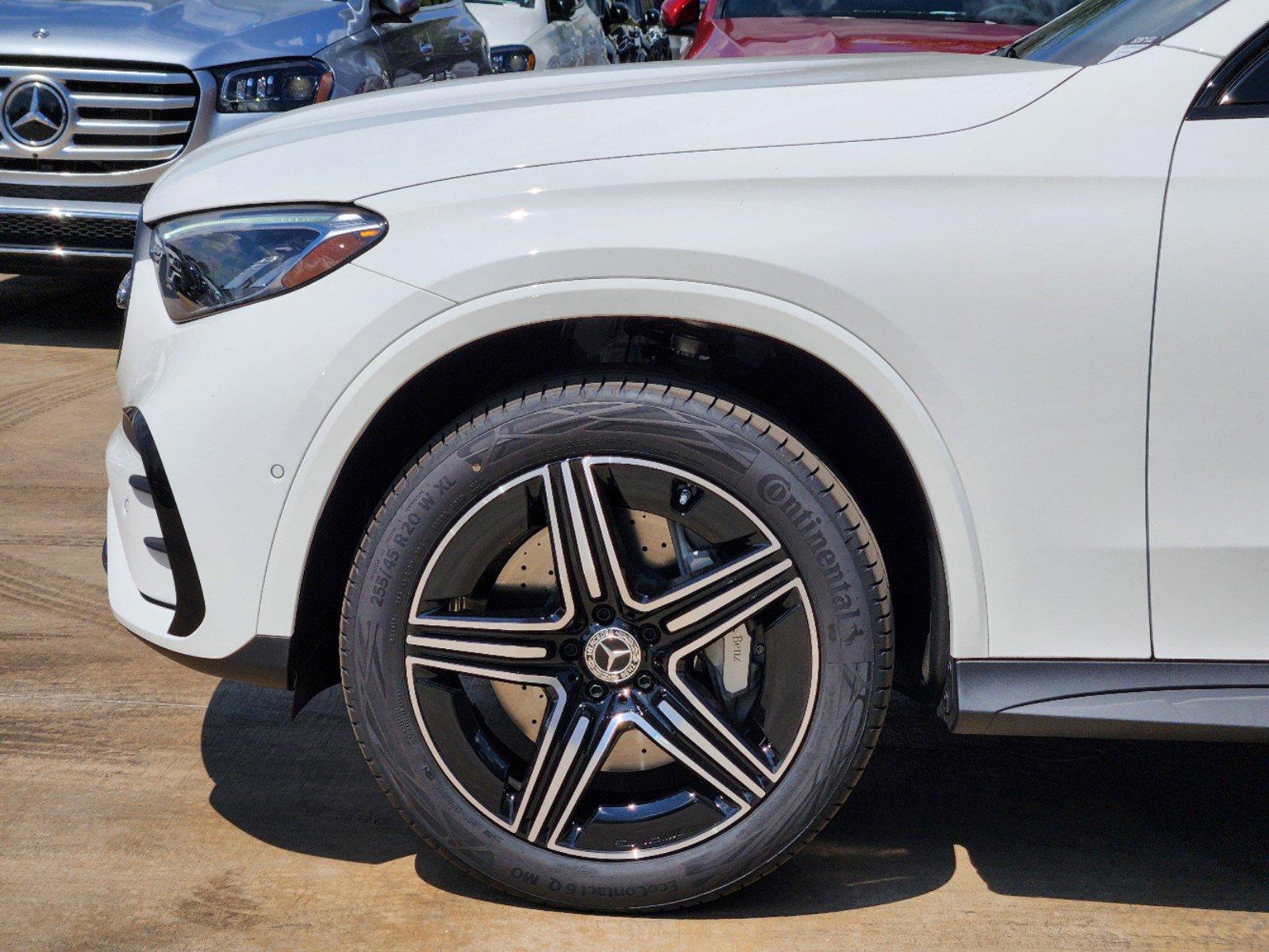 2025 Mercedes-Benz GLC Vehicle Photo in HOUSTON, TX 77079