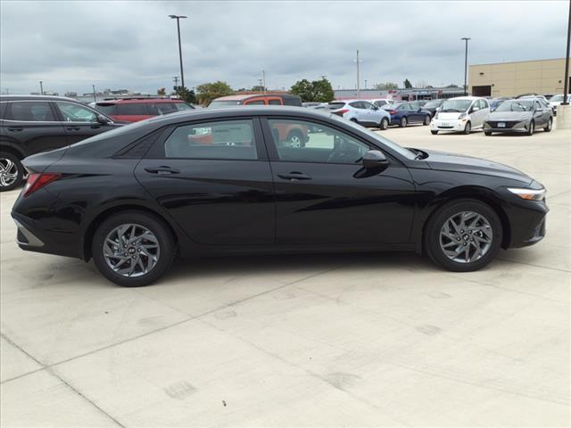 2024 Hyundai ELANTRA Vehicle Photo in Peoria, IL 61615