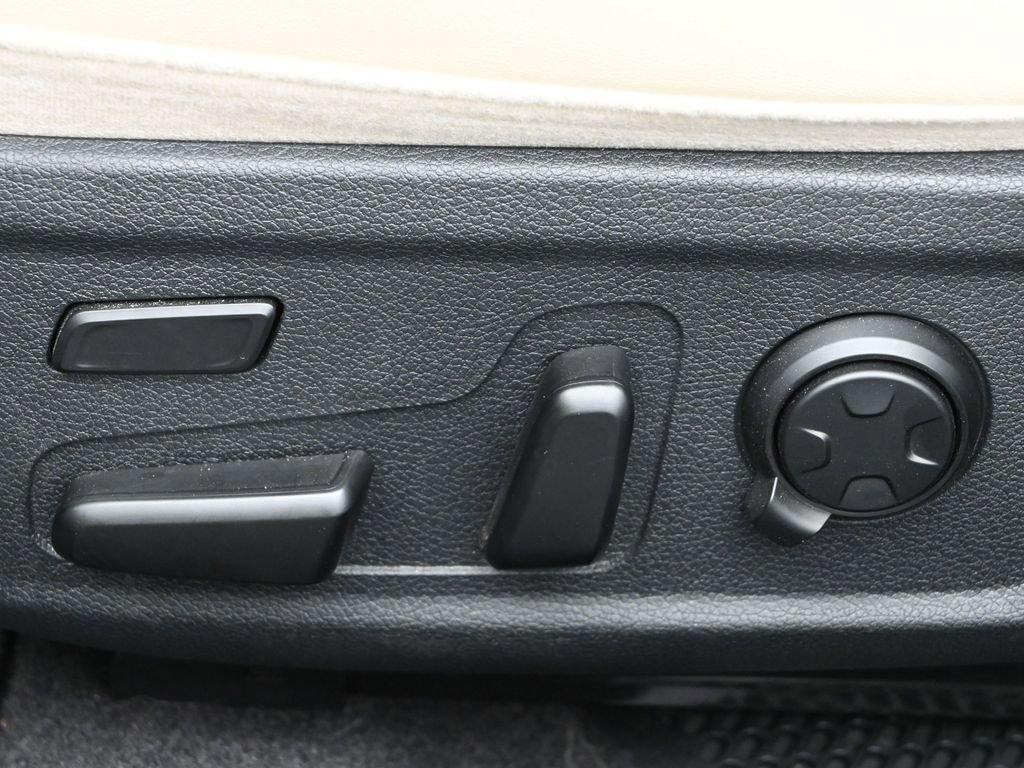 2023 Kia Stinger Vehicle Photo in Cedar Rapids, IA 52402