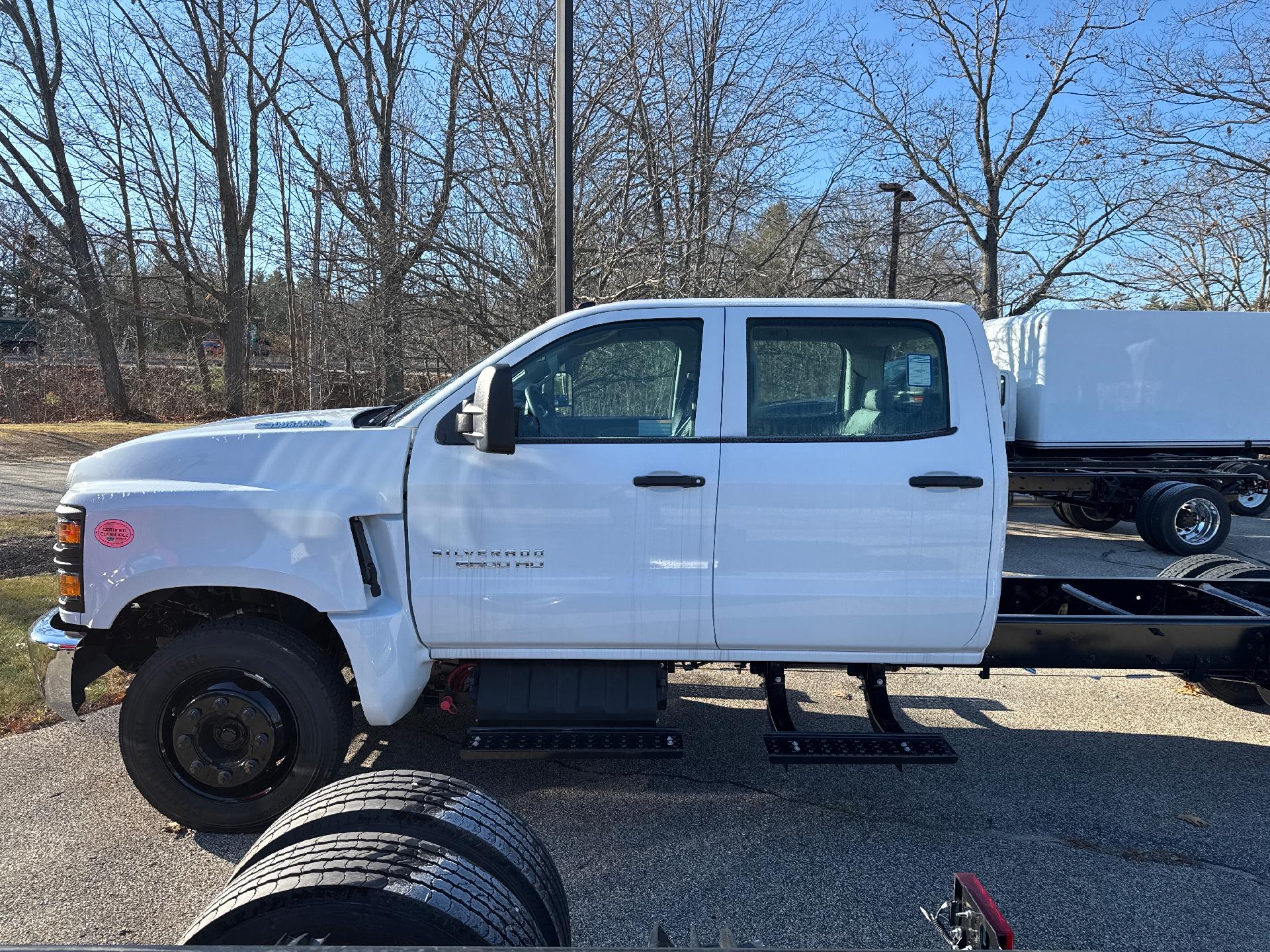 2023 Chevrolet Silverado 6500 HD Vehicle Photo in SOUTH PORTLAND, ME 04106-1997