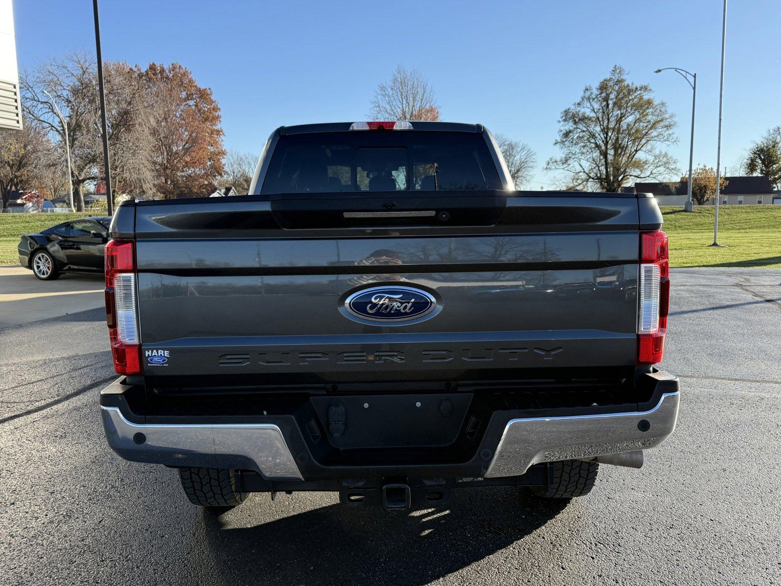 2018 Ford F-350 Super Duty Lariat photo 6