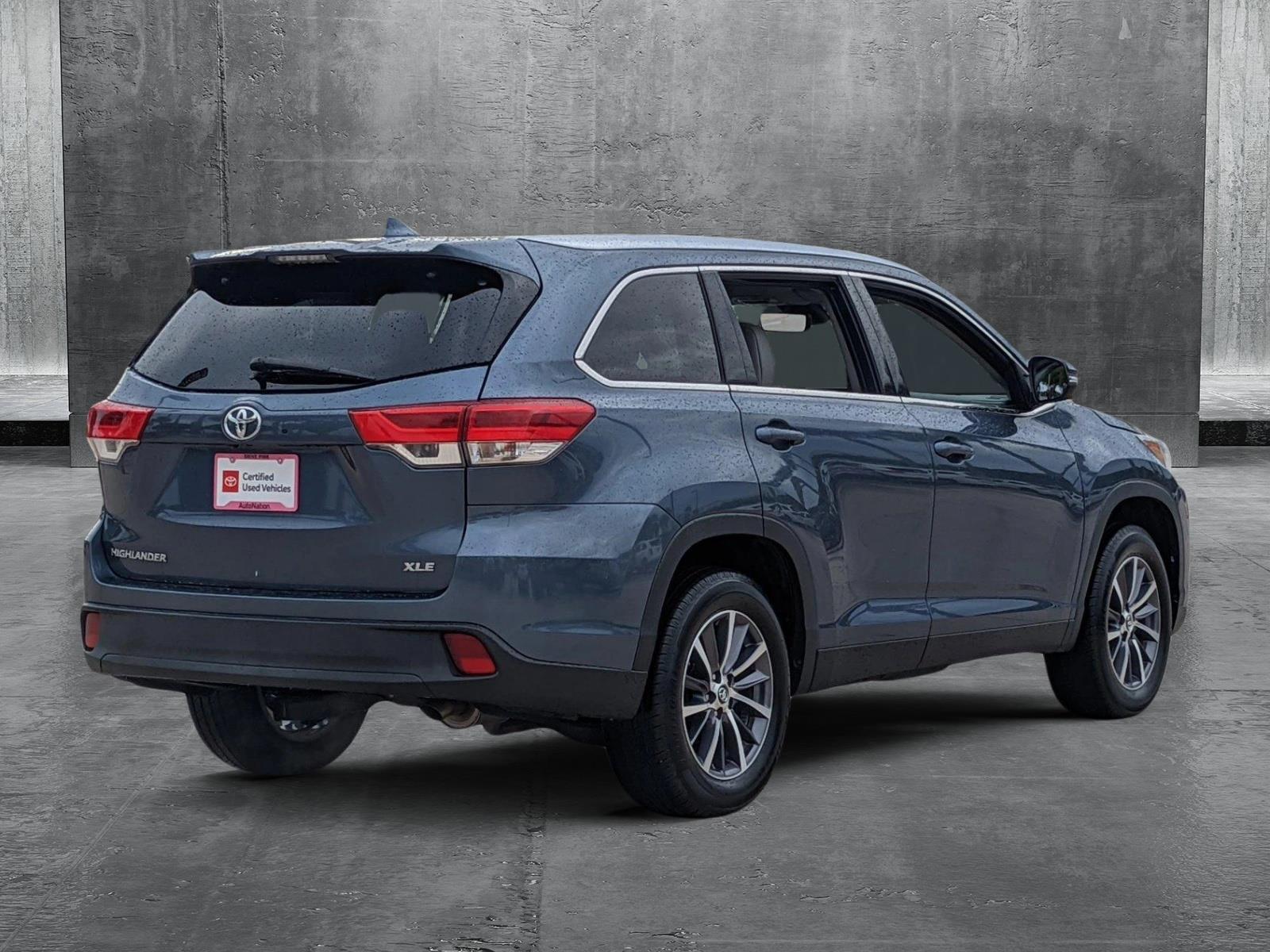 2019 Toyota Highlander Vehicle Photo in Davie, FL 33331