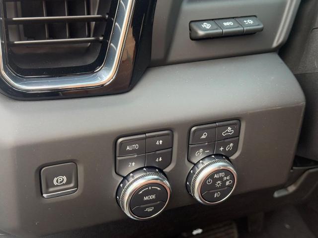 2025 GMC Sierra 3500 HD Vehicle Photo in COLUMBIA, MO 65203-3903