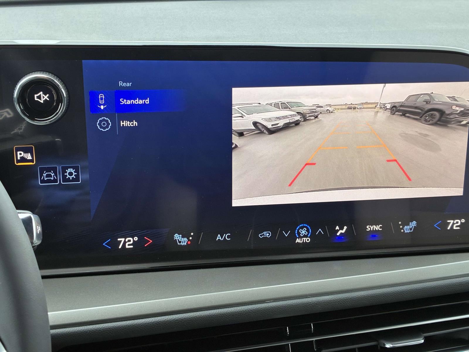 2025 Chevrolet Traverse Vehicle Photo in LOS ANGELES, CA 90007-3794