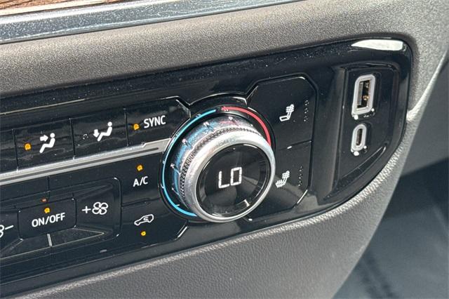 2023 GMC Sierra 1500 Vehicle Photo in ELK GROVE, CA 95757-8703