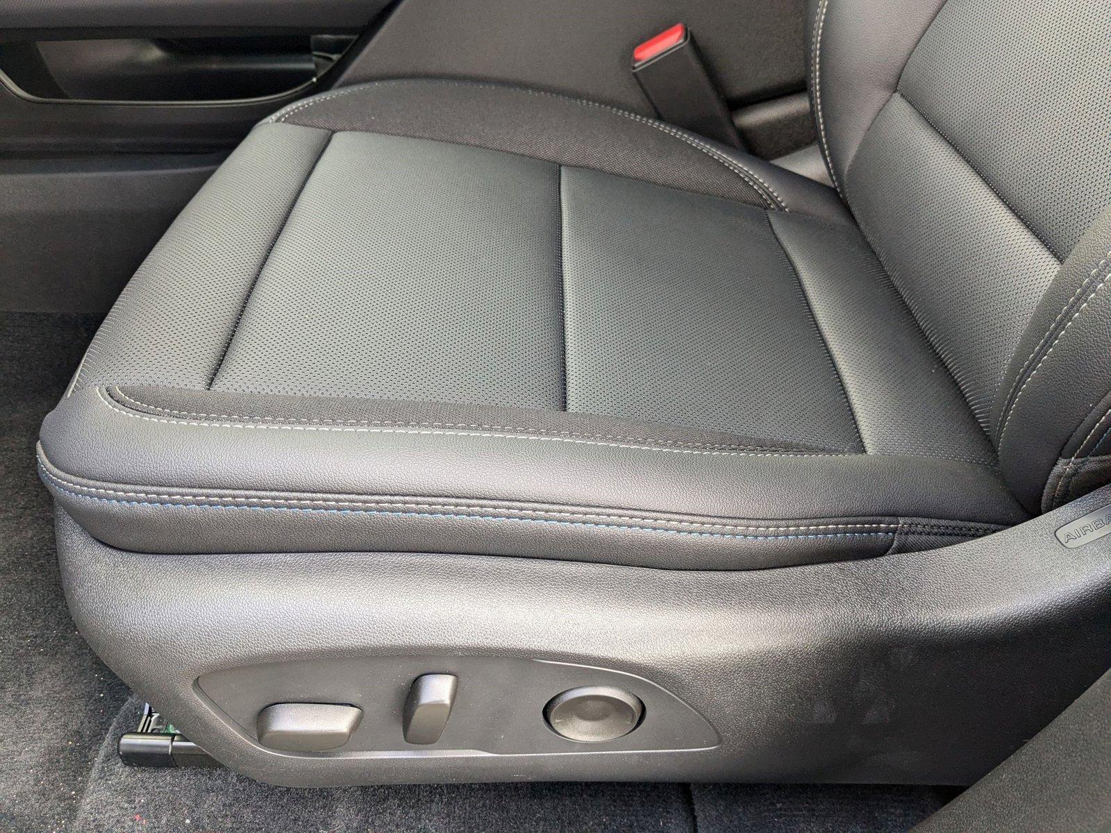 2025 Chevrolet Equinox EV Vehicle Photo in VALENCIA, CA 91355-1705