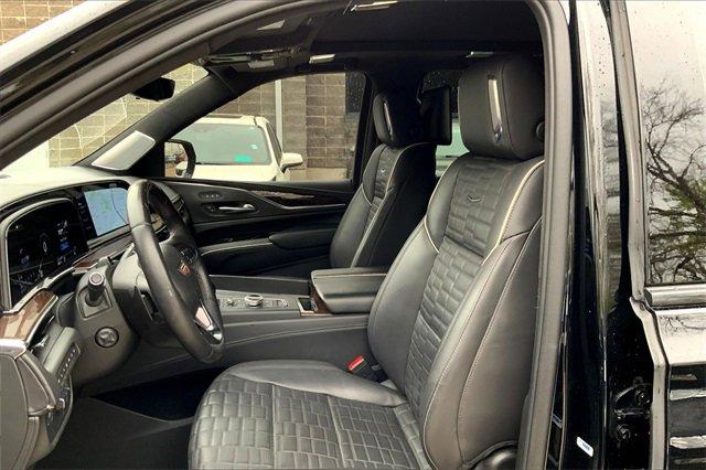 2023 Cadillac Escalade Vehicle Photo in KANSAS CITY, MO 64114-4545
