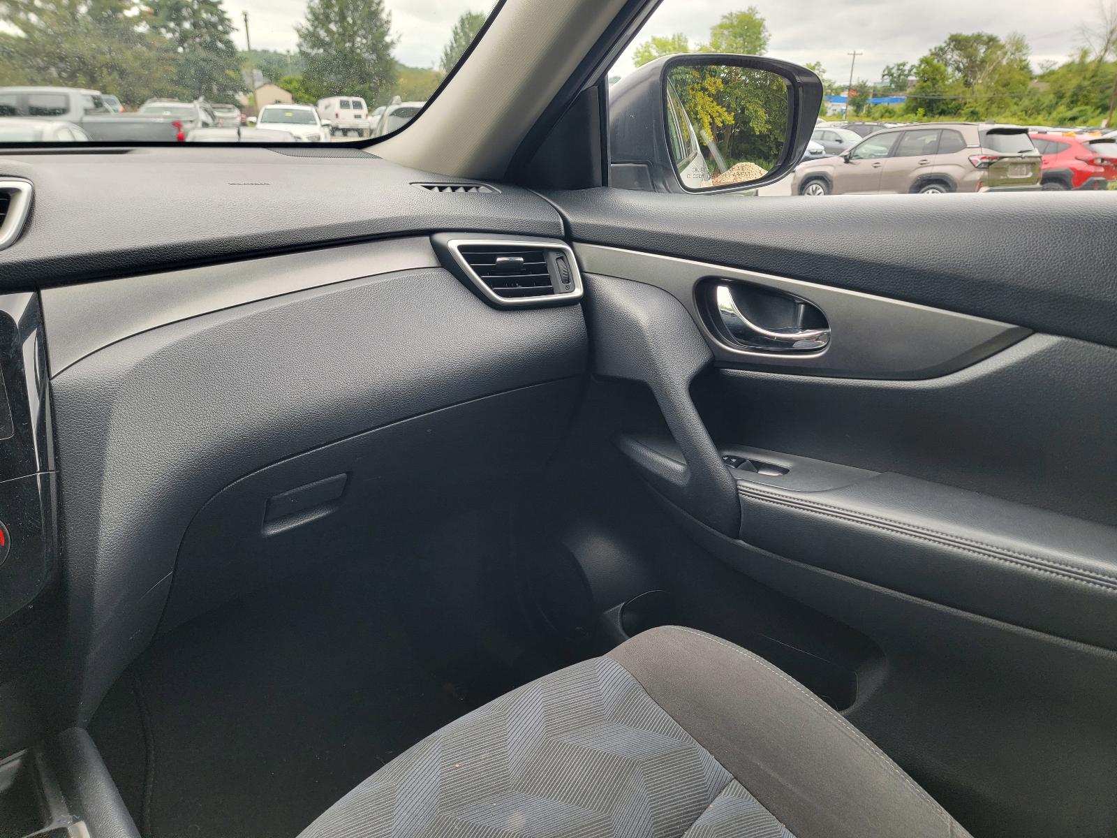 2016 Nissan Rogue Vehicle Photo in Harrisburg, PA 17111