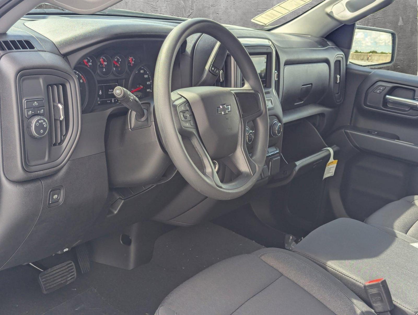 2025 Chevrolet Silverado 1500 Vehicle Photo in PEMBROKE PINES, FL 33024-6534