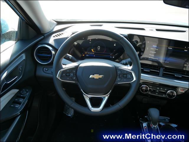 2025 Chevrolet Trax Vehicle Photo in MAPLEWOOD, MN 55119-4794