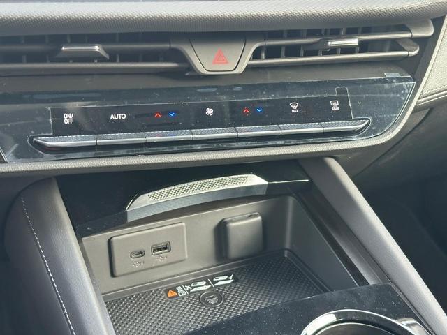 2025 Buick Envision Vehicle Photo in COLUMBIA, MO 65203-3903