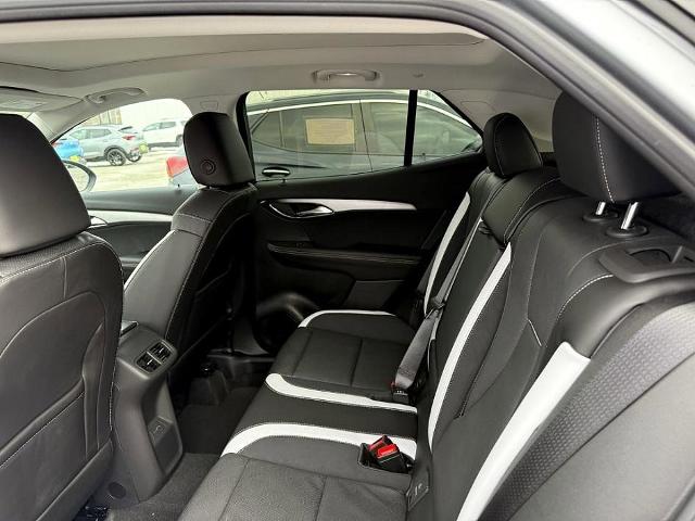 2025 Buick Envision Vehicle Photo in CHICOPEE, MA 01020-5001