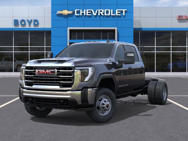 2025 GMC Sierra 3500 HD Chassis Cab Vehicle Photo in EMPORIA, VA 23847-1235