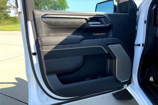 2024 GMC Sierra 1500 Vehicle Photo in TOPEKA, KS 66609-0000