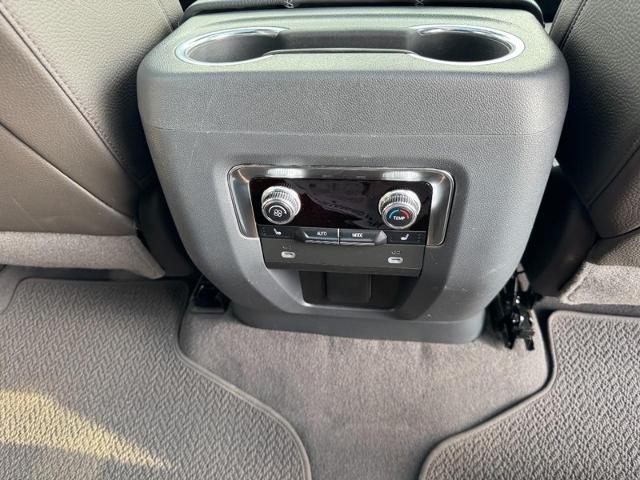 2023 GMC Yukon XL Vehicle Photo in COLUMBIA, MO 65203-3903