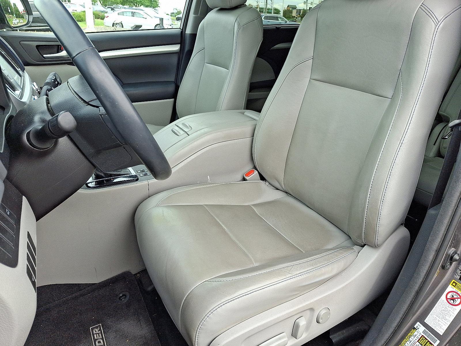 2016 Toyota Highlander Vehicle Photo in Lancaster, PA 17601