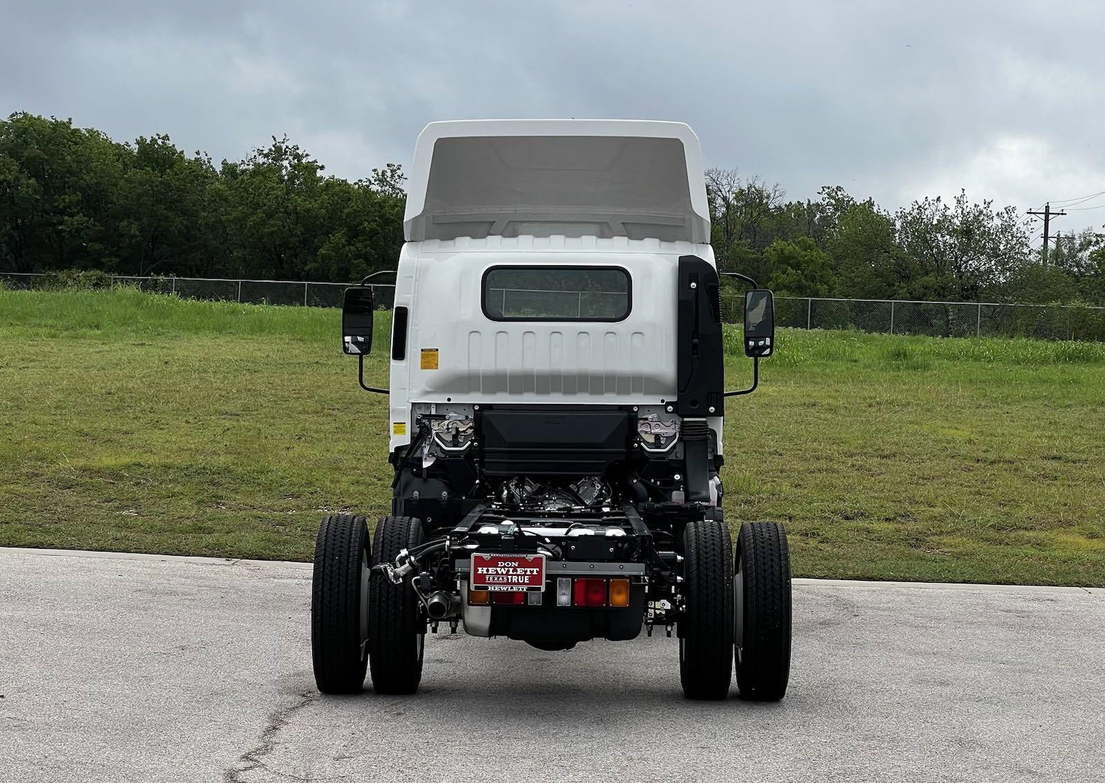 2025 Chevrolet Low Cab Forward 4500 Vehicle Photo in GEORGETOWN, TX 78626-7508