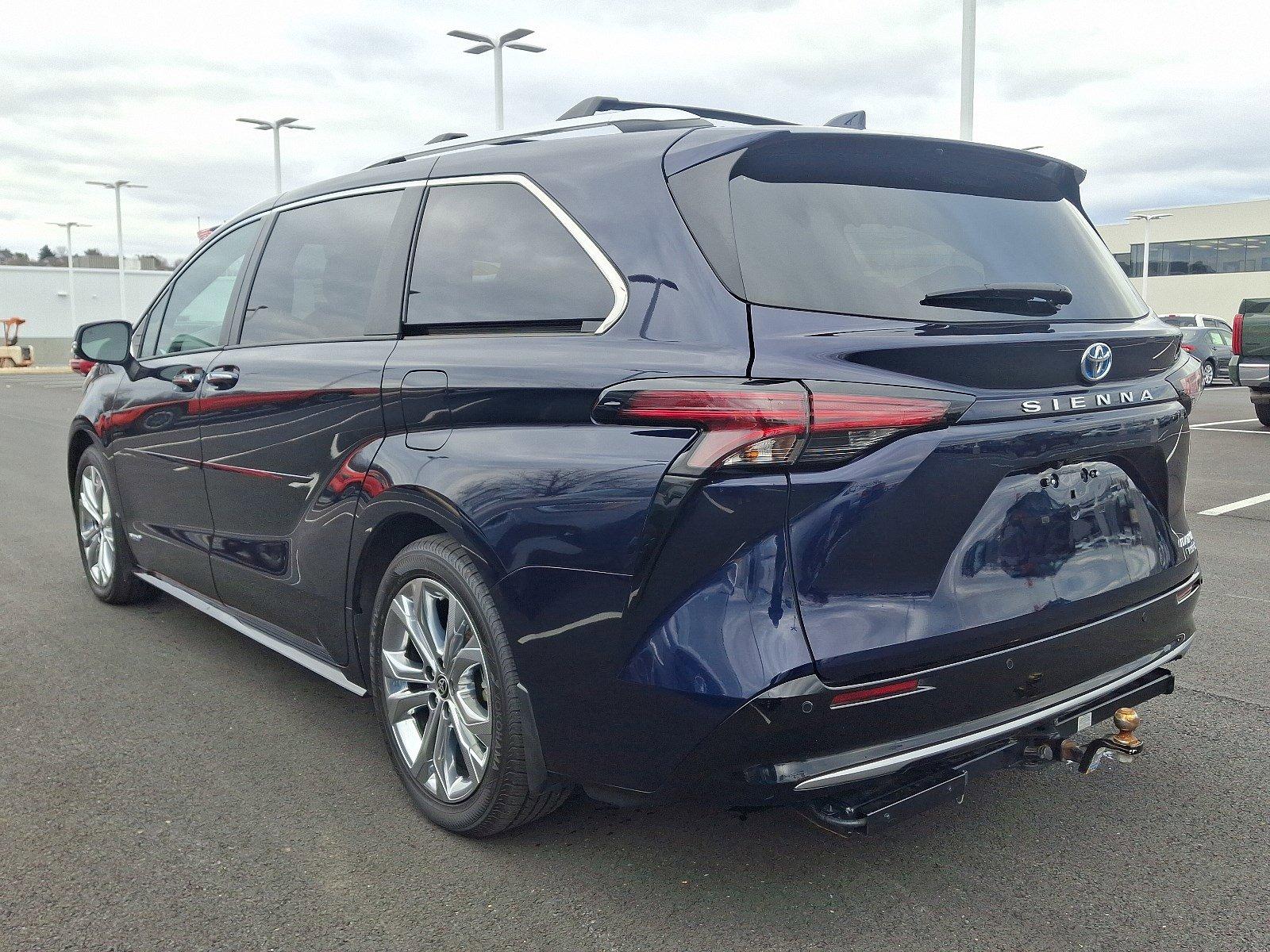 2021 Toyota Sienna Vehicle Photo in Harrisburg, PA 17111