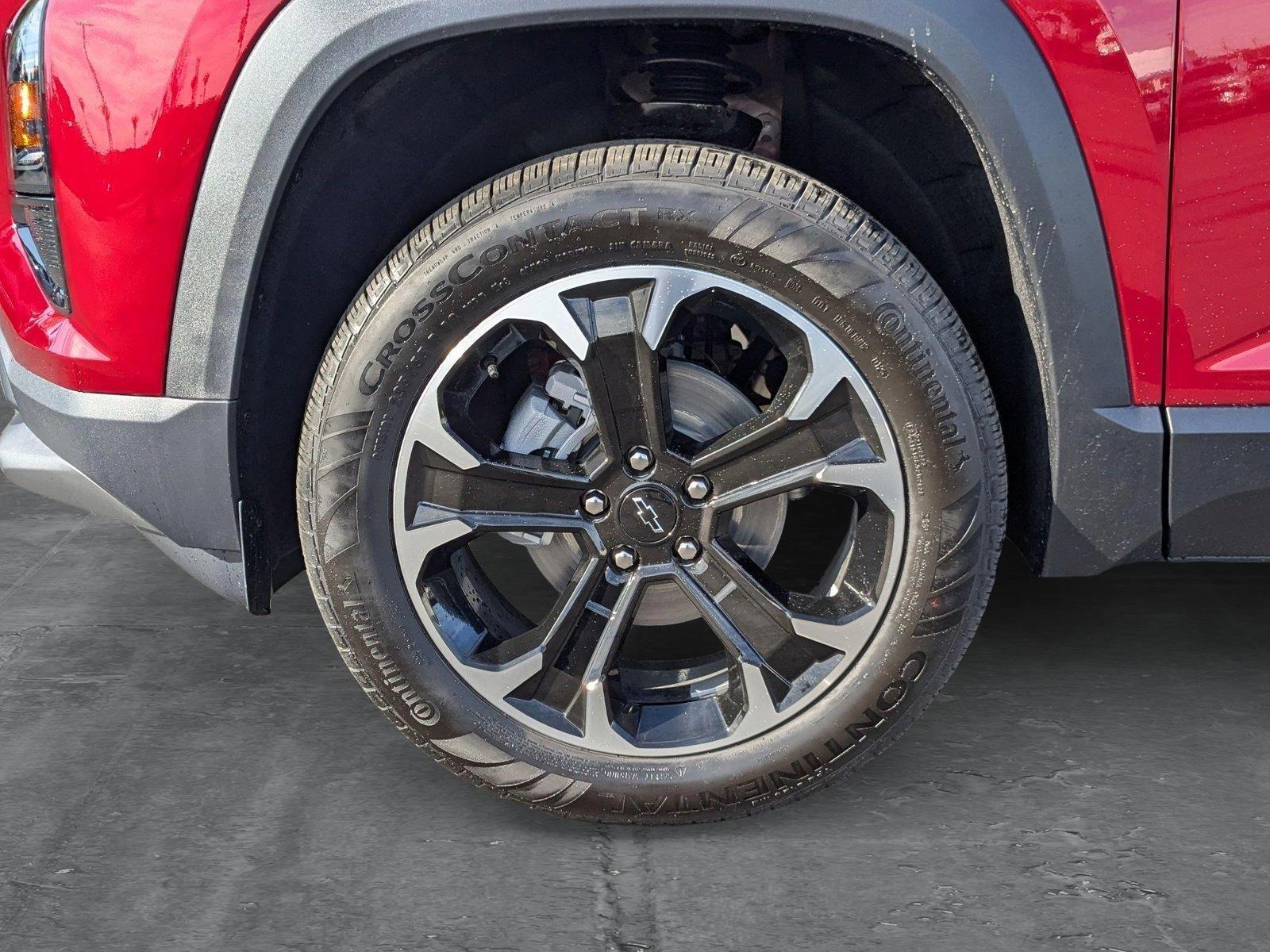 2025 Chevrolet Equinox Vehicle Photo in VALENCIA, CA 91355-1705