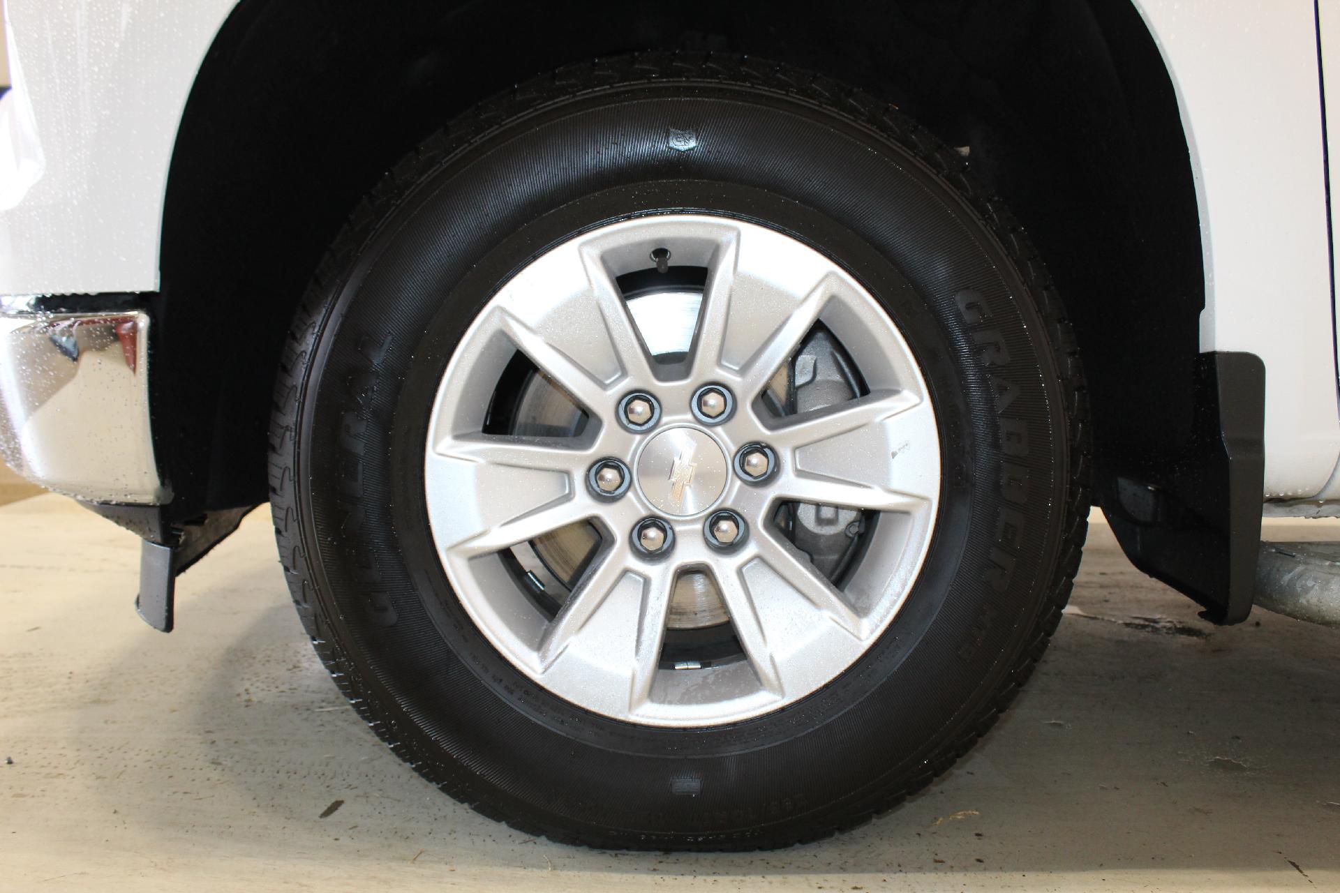 2023 Chevrolet Silverado 1500 Vehicle Photo in NORTHAMPTON, MA 01060-1120