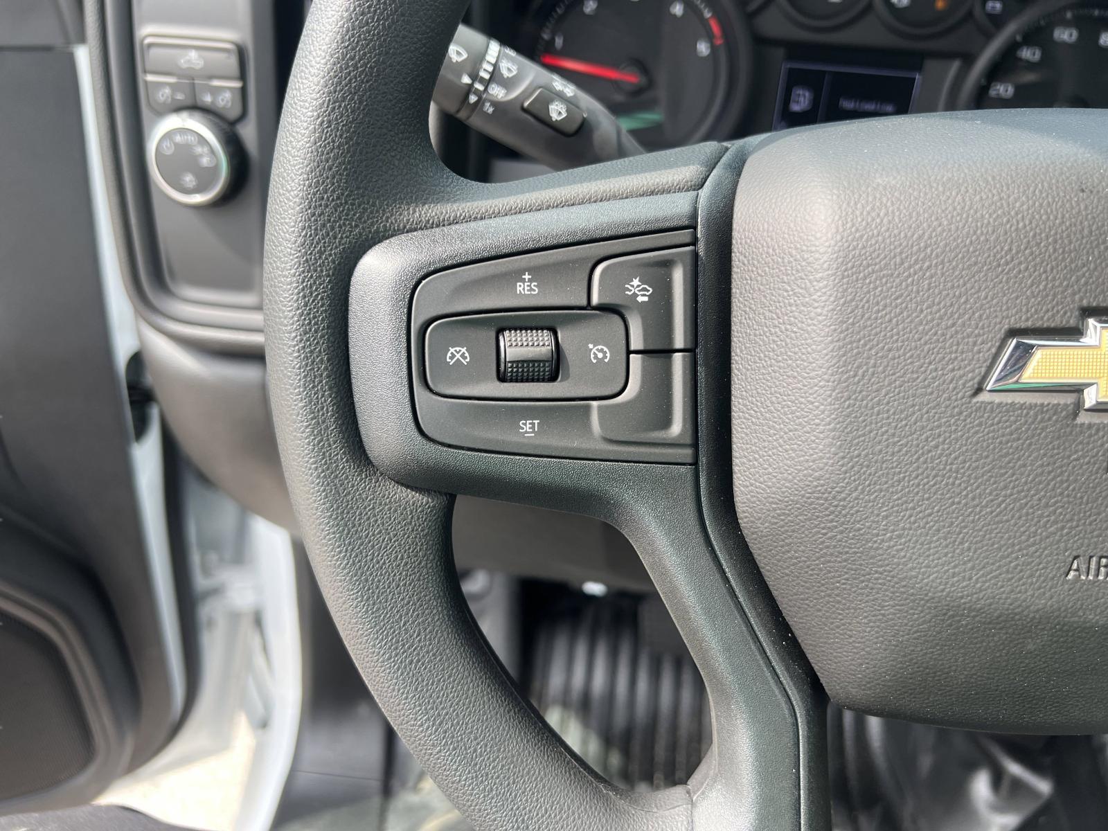 2025 Chevrolet Silverado 3500 HD Chassis Cab Vehicle Photo in GEORGETOWN, TX 78626-7508
