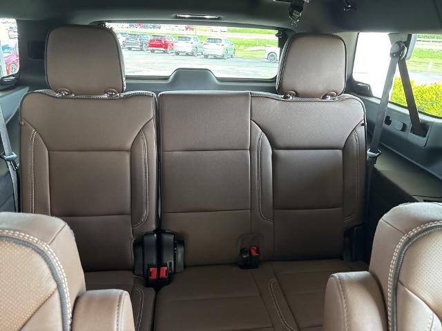 2025 Chevrolet Suburban Vehicle Photo in MANHATTAN, KS 66502-5036