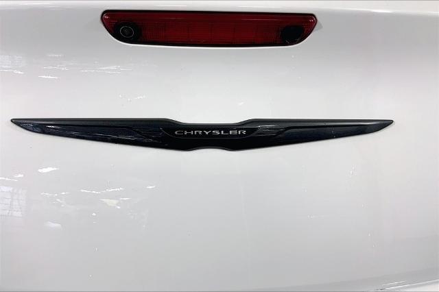 2022 Chrysler 300 Vehicle Photo in Kansas City, MO 64114