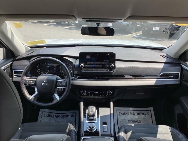 2023 Mitsubishi Outlander Vehicle Photo in Gardner, MA 01440