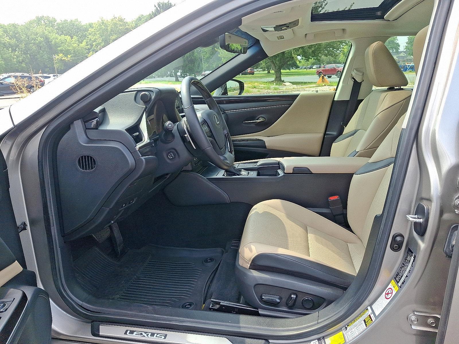2019 Lexus ES 350 Vehicle Photo in Harrisburg, PA 17111
