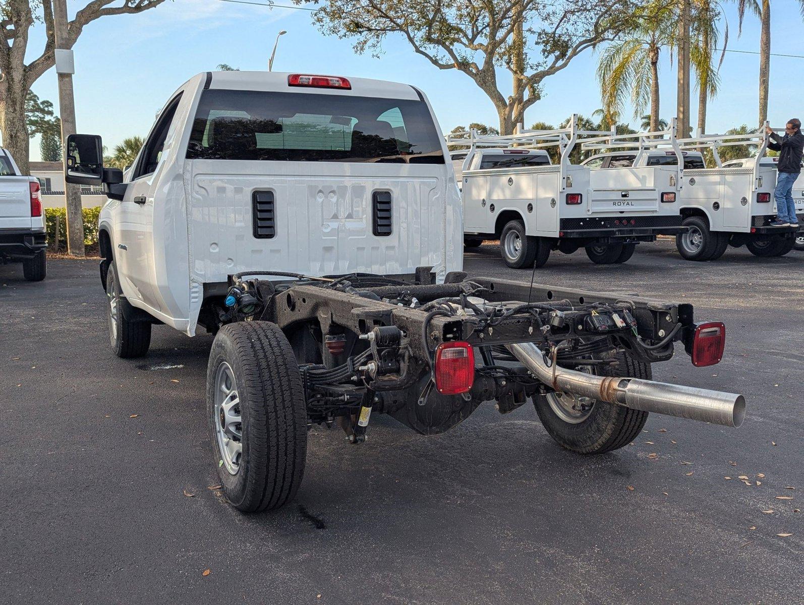 2025 Chevrolet Silverado 2500 HD Vehicle Photo in GREENACRES, FL 33463-3207