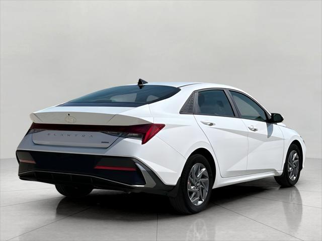 2025 Hyundai ELANTRA Hybrid Vehicle Photo in Green Bay, WI 54304